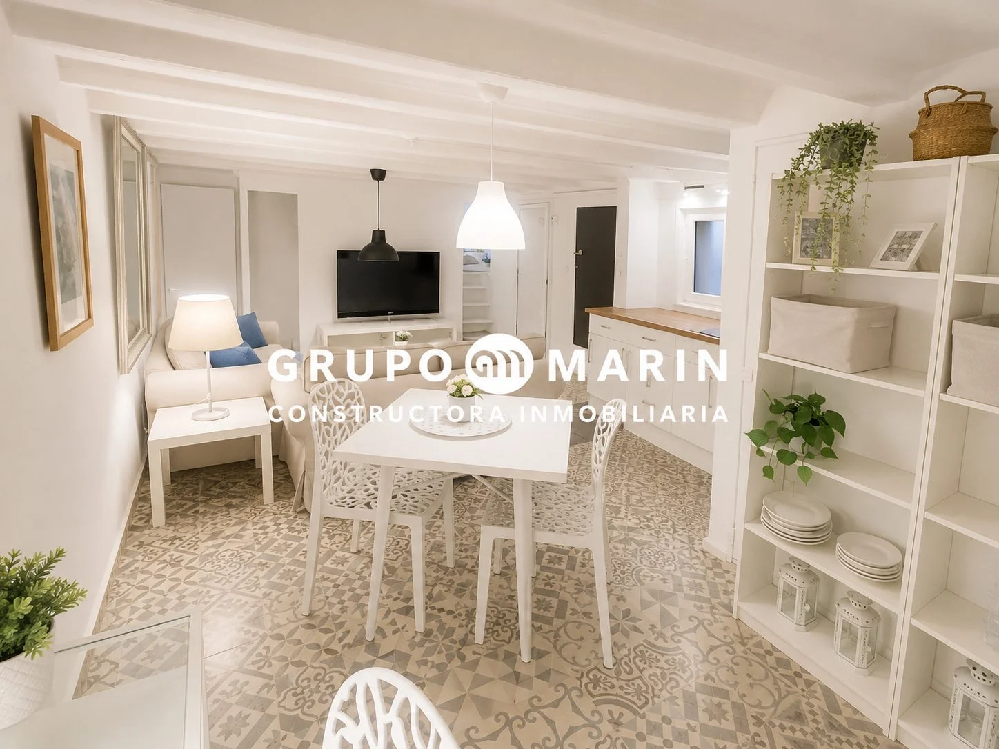 Piso reformado de tres plantas para vivir y trabajar