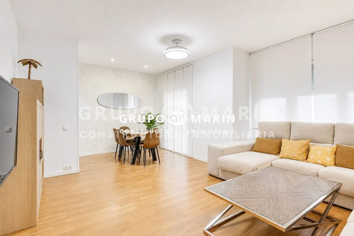 Piso luminoso en Sarrià con tres habitaciones