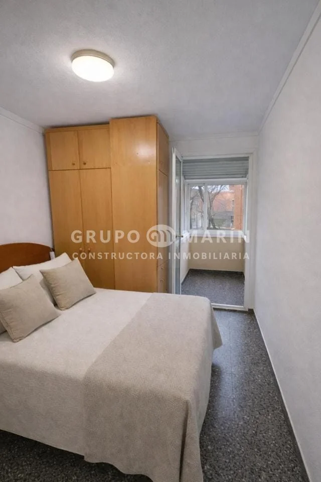 Piso luminoso de cuatro habitaciones en Sant Martí