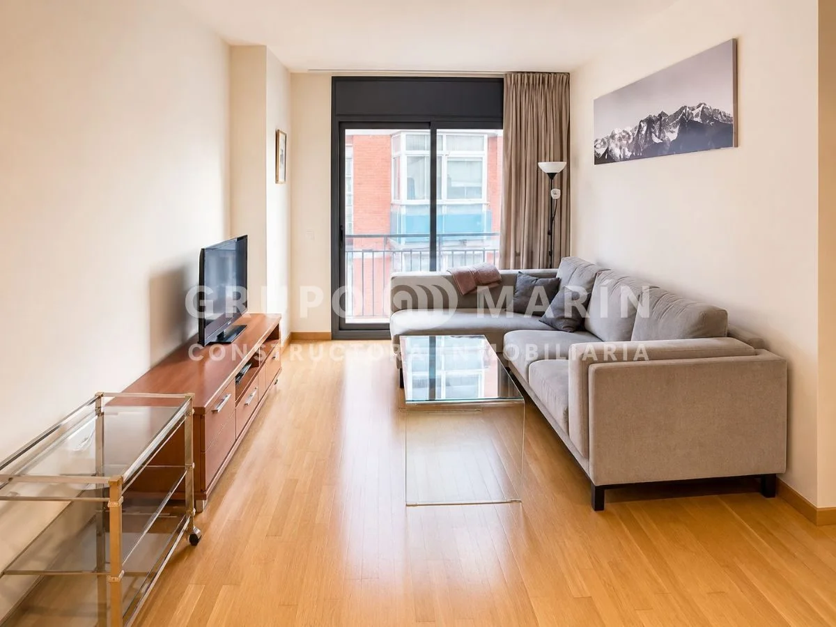 Piso en Sants con balcón y parking