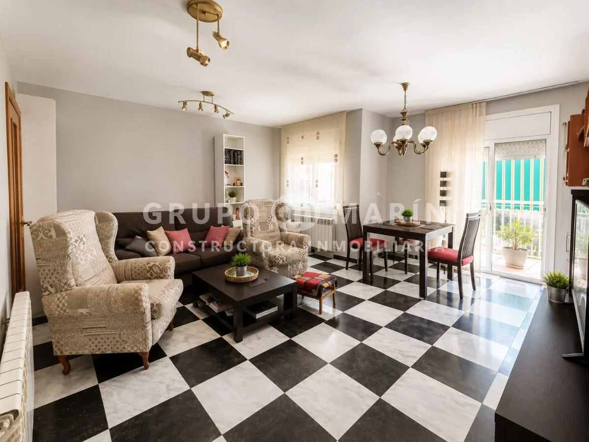 Piso amueblado de 3 habitaciones con terraza en Blanes