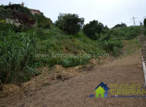 Parcela con vistas al mar en Alella, 980 m²