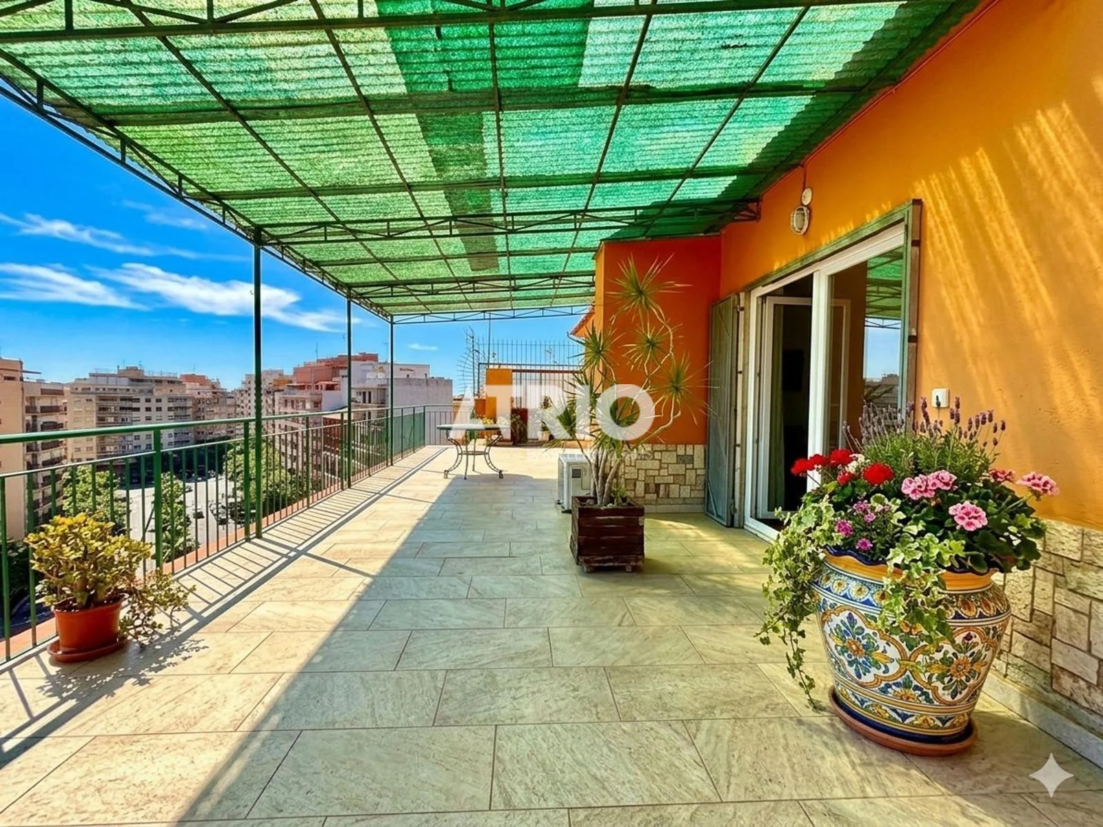 Ático en Avenidas con terraza de 74 m²