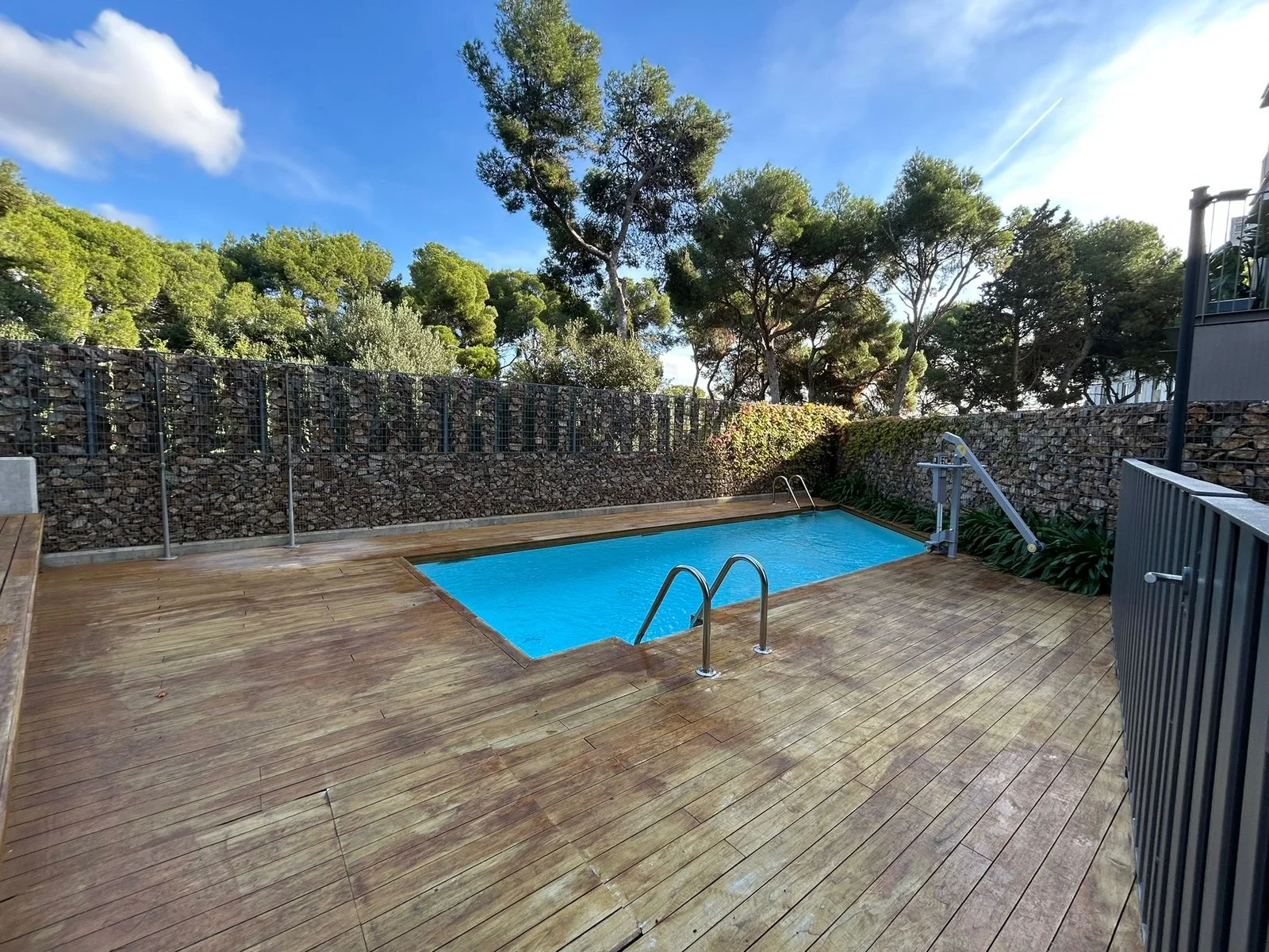 Piso en Sarrià con terraza y piscina