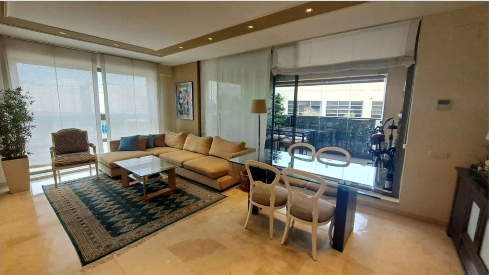 Bright Diagonal Mar flat, three bedrooms