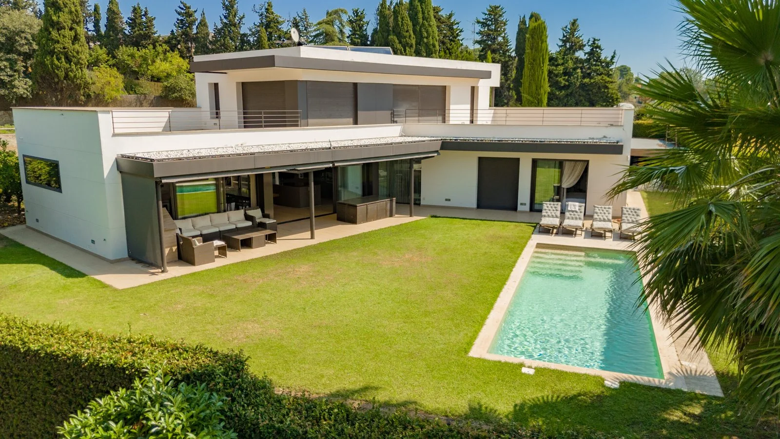 Villa contemporánea de 440 m² en Cabrera