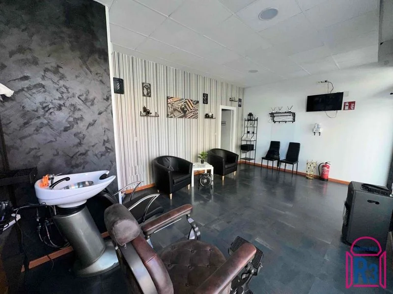 León commercial unit, 38 m², salon