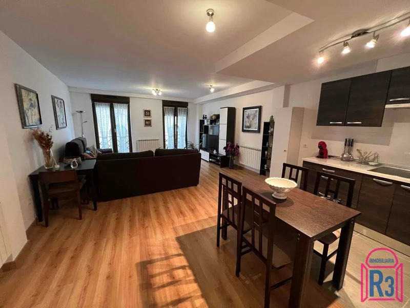 Seminew duplex in León, 2 bedrooms