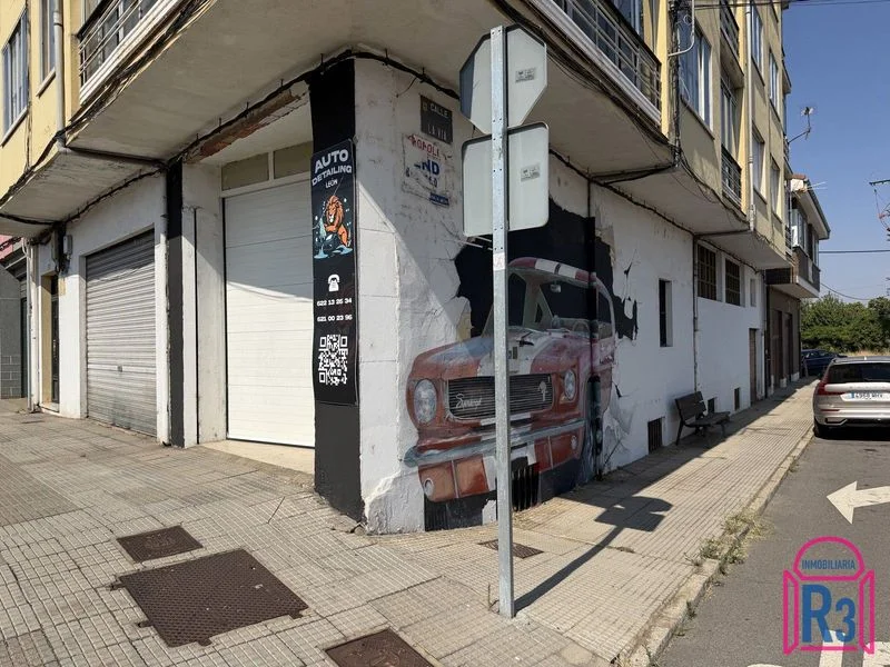 Fitted-out commercial unit in León