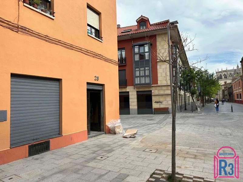 Commercial unit in Los Cubos, León