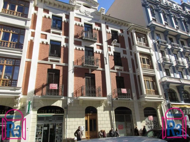 Oficina céntrica en León para inversión