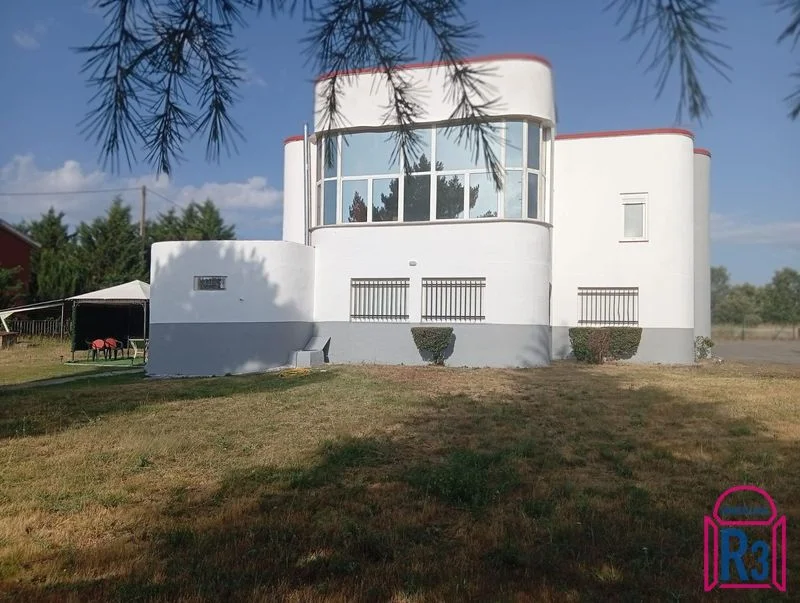 Chalet independiente con finca de 2.200 m²