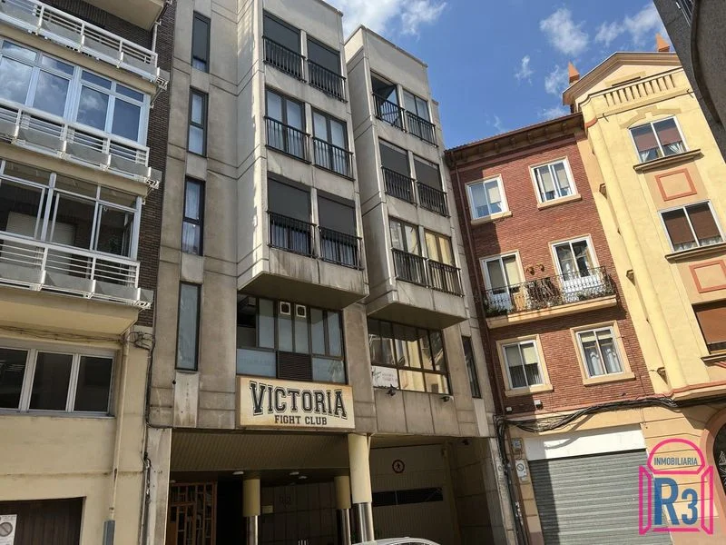 Central León apartment, 95 m², lift