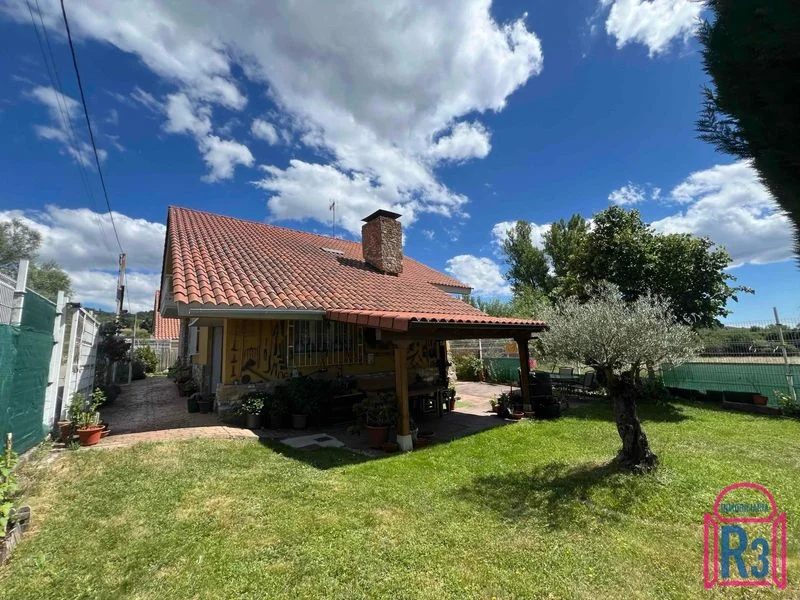 Chalet en Carrocera de 165 m²