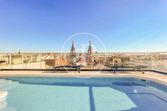 Piso luminoso en Almagro con piscina en azotea
