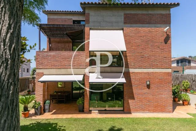 Casa junto a naturaleza con cinco dormitorios