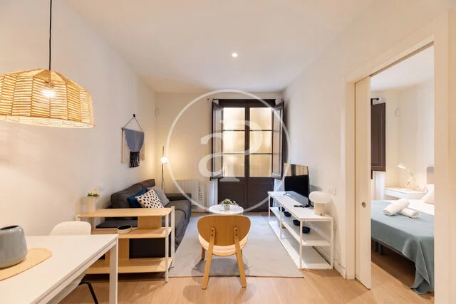 Piso reformado en Barcelona, una habitación