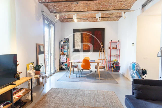 Piso reformado en Poblenou con suite