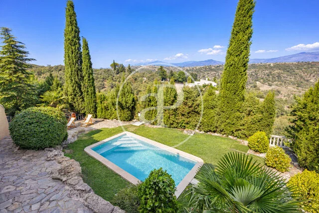 Casa de 480 m² en naturaleza con piscina