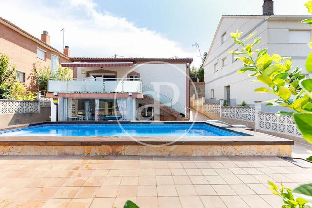 Detached chalet in Els Avets, pool
