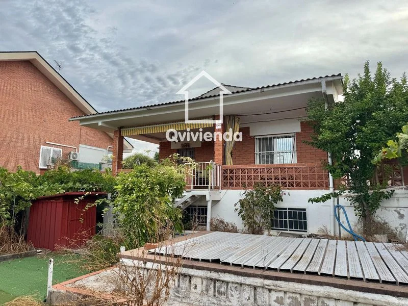 Detached house in Lliçà d’Amunt, pool