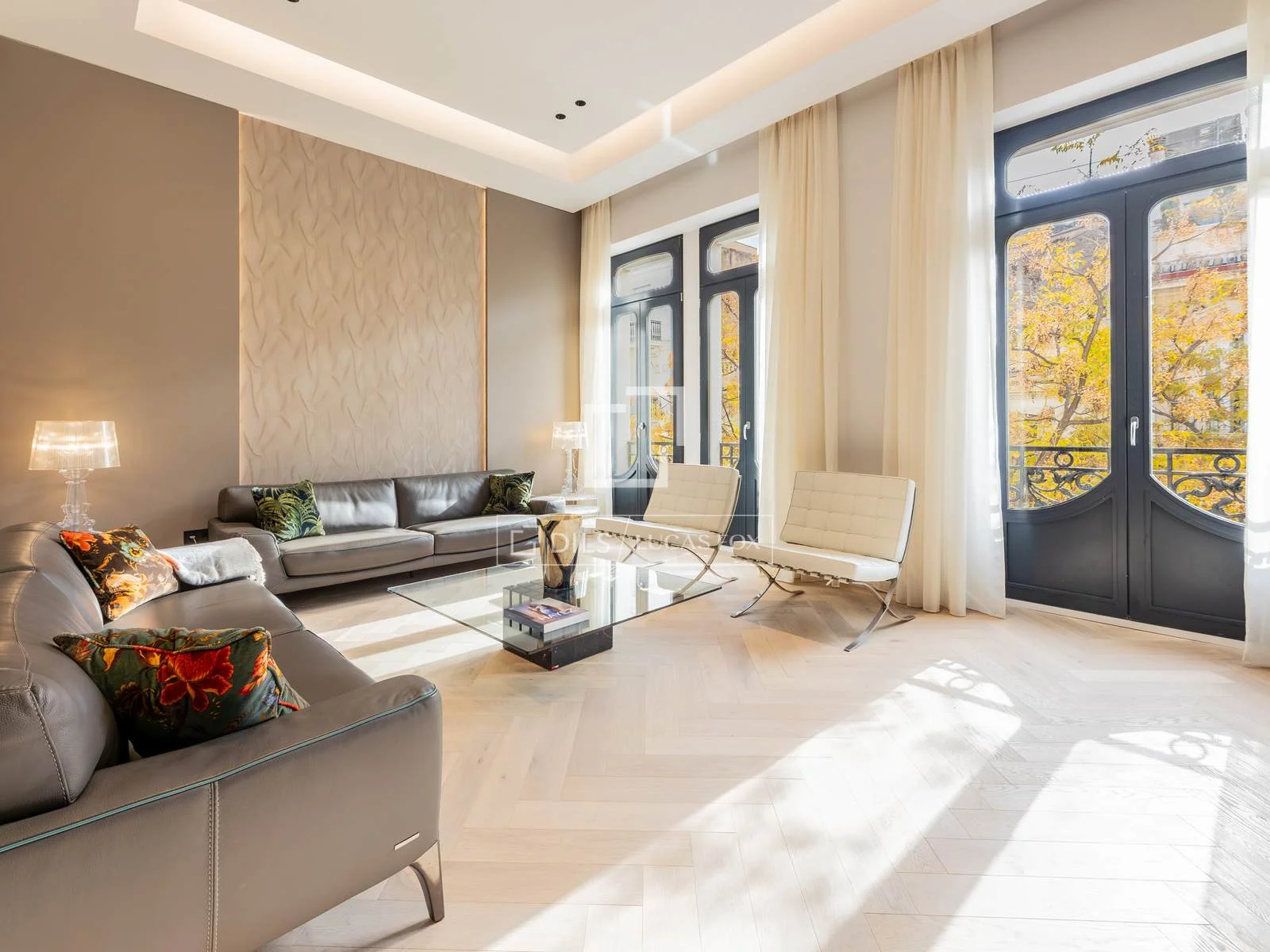 Renovated Pla del Remei duplex, five bedrooms
