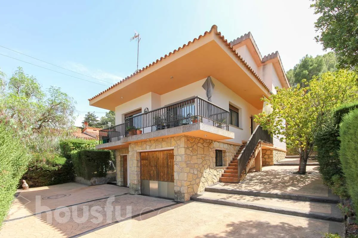 Casa familiar con piscina privada