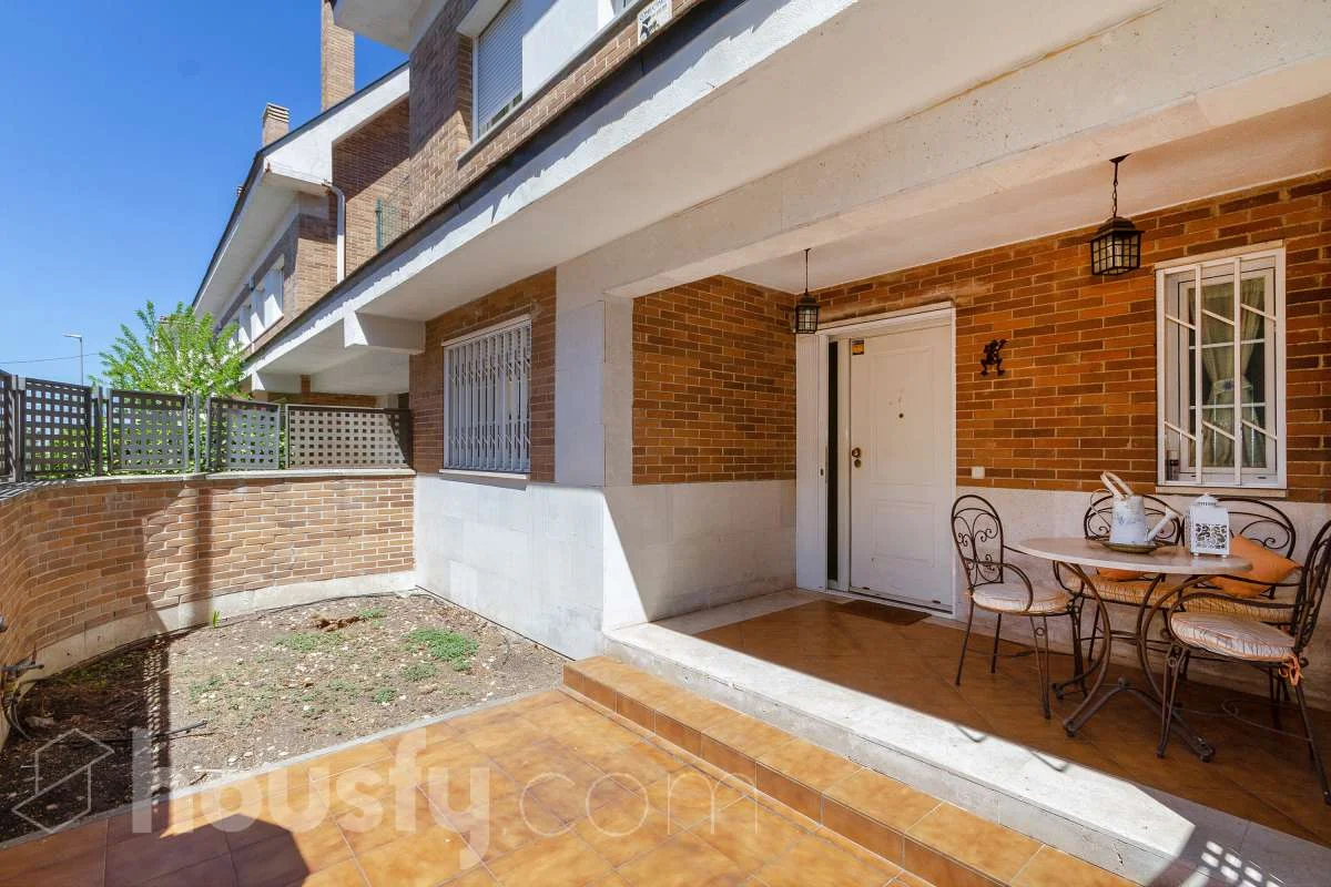 Spacious Las Rozas house, five bedrooms