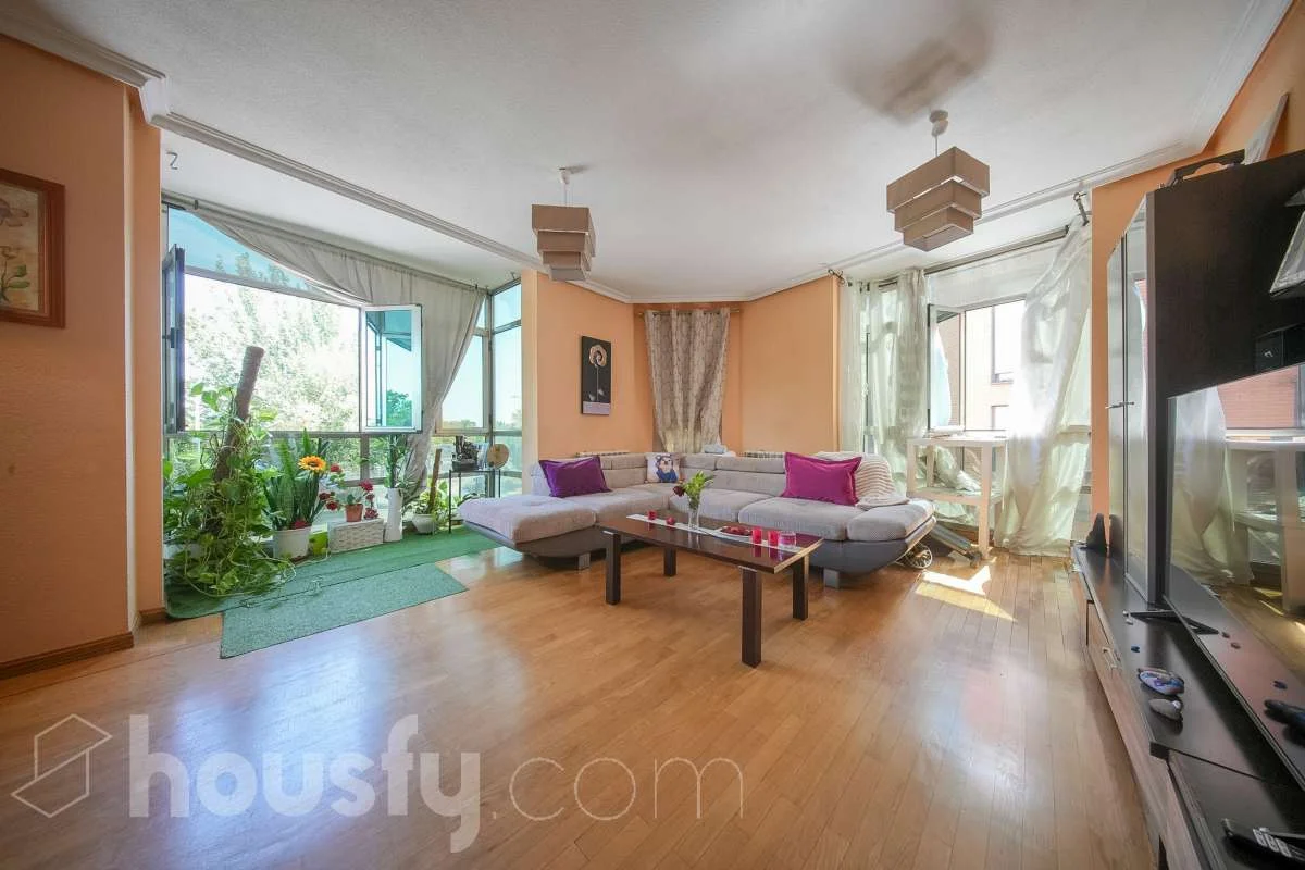 Spacious Latina flat, 4 bedrooms