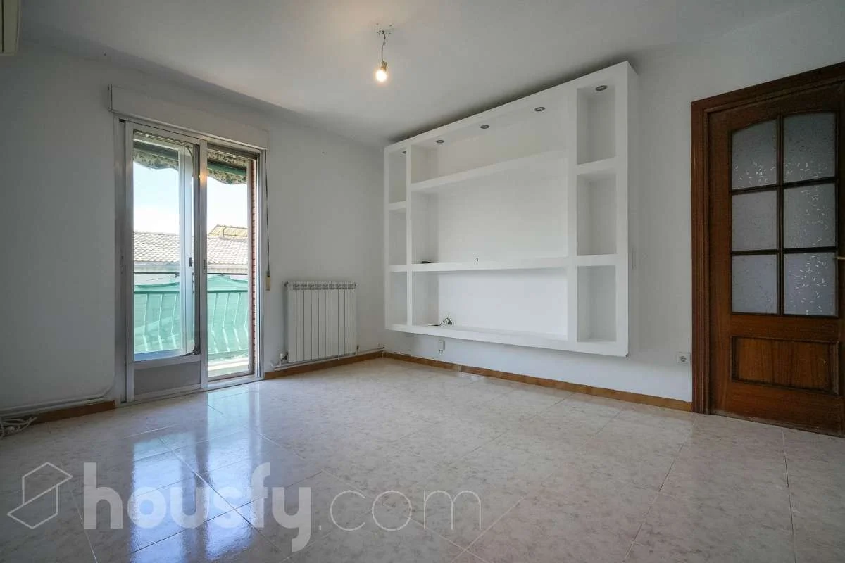 Bright three-bedroom flat in Villaverde