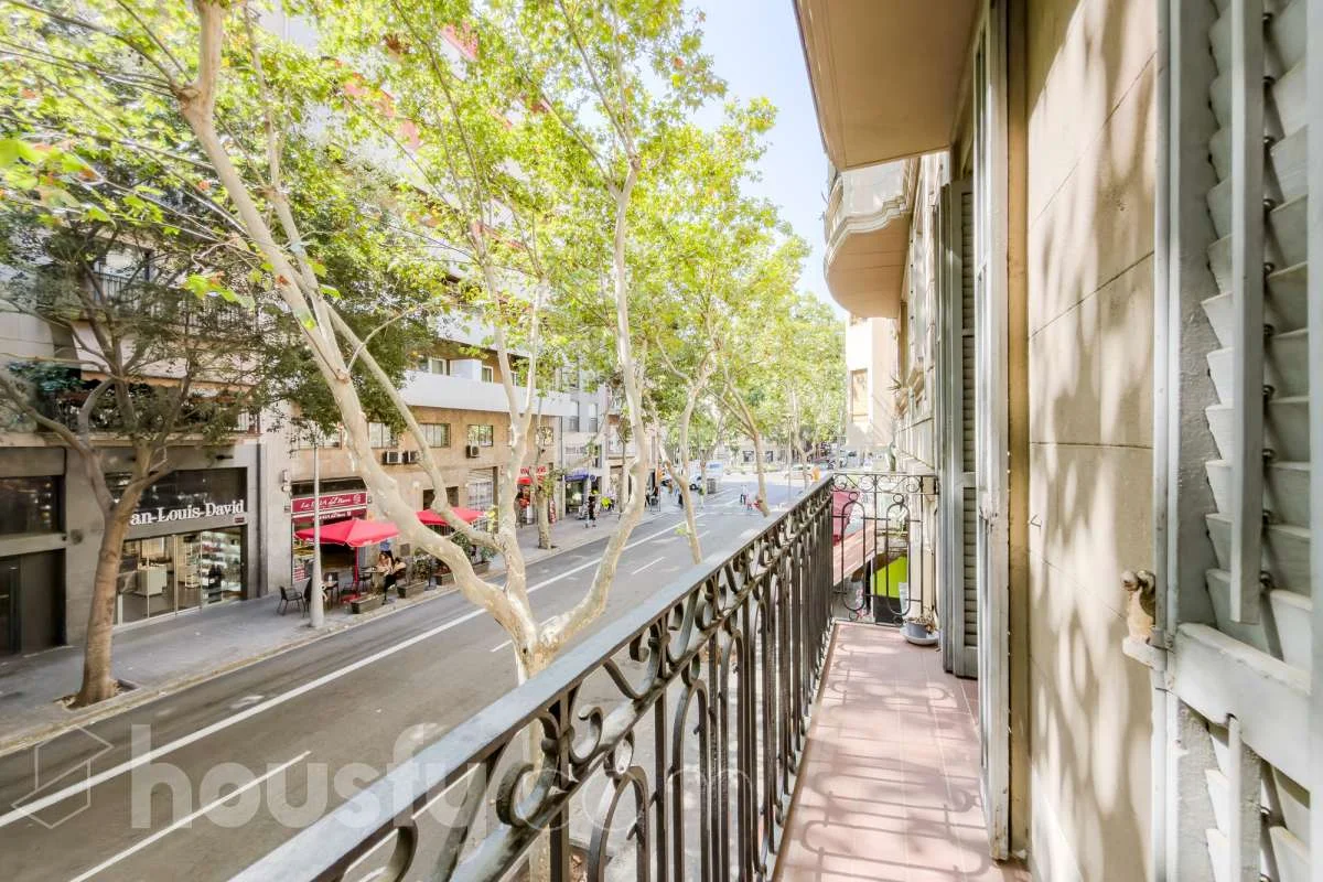 Piso en Eixample de Barcelona, tres habitaciones