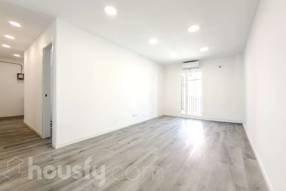 Reformed flat in Horta, 3 bedrooms
