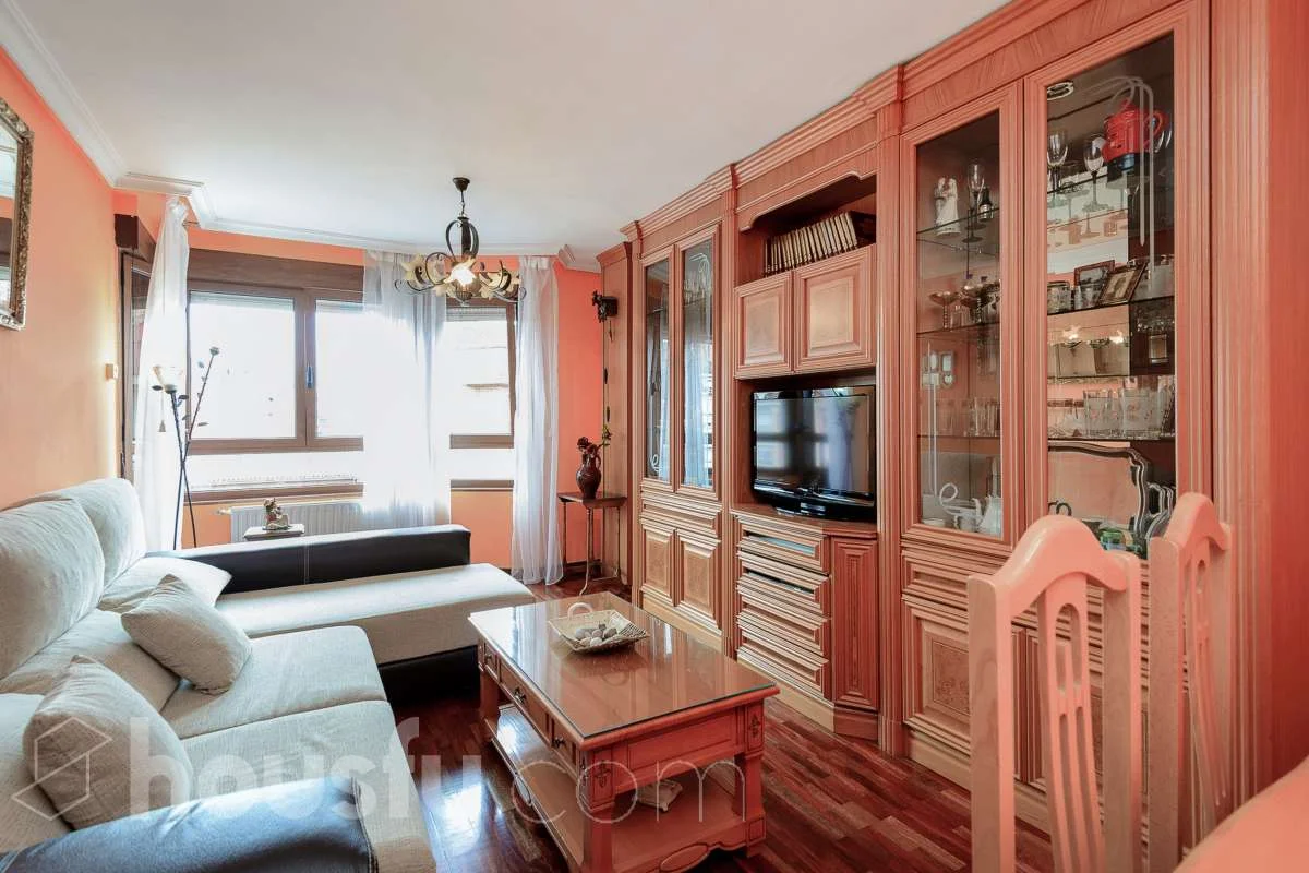 Piso de 106 m² y tres dormitorios en Langreo
