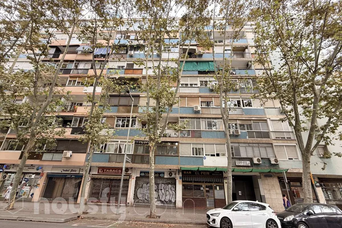 Piso alquilado de tres habitaciones en Sant Martí