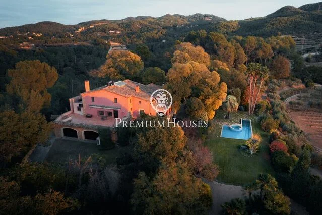 Finca histórica rehabilitada cerca de Barcelona