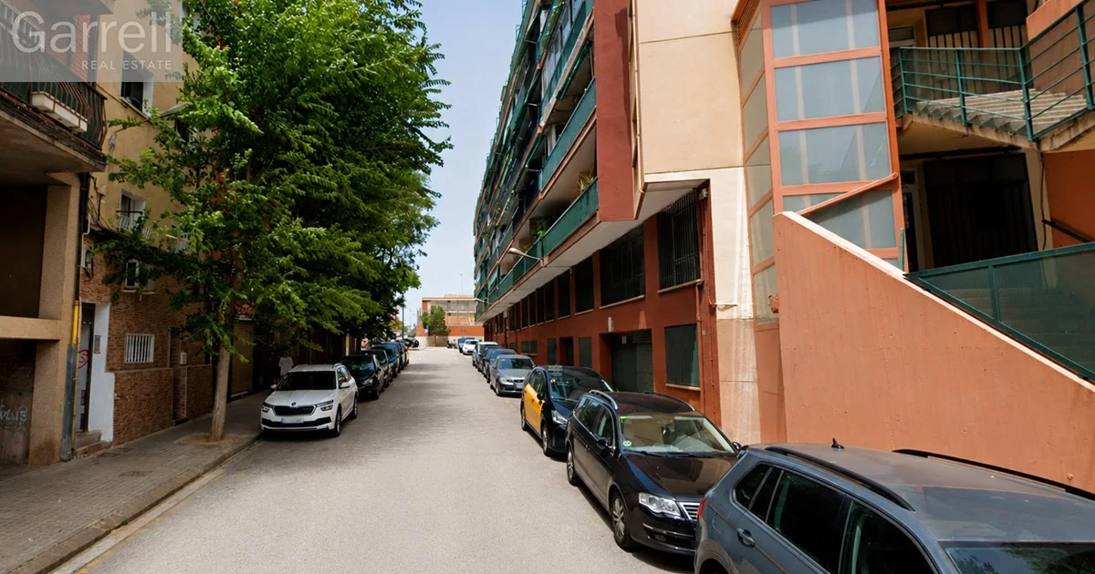 Occupied Badalona flat, 2-bedroom investment