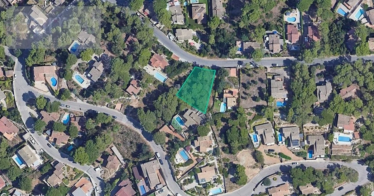 Solar residencial en Begur, 627–672 m²