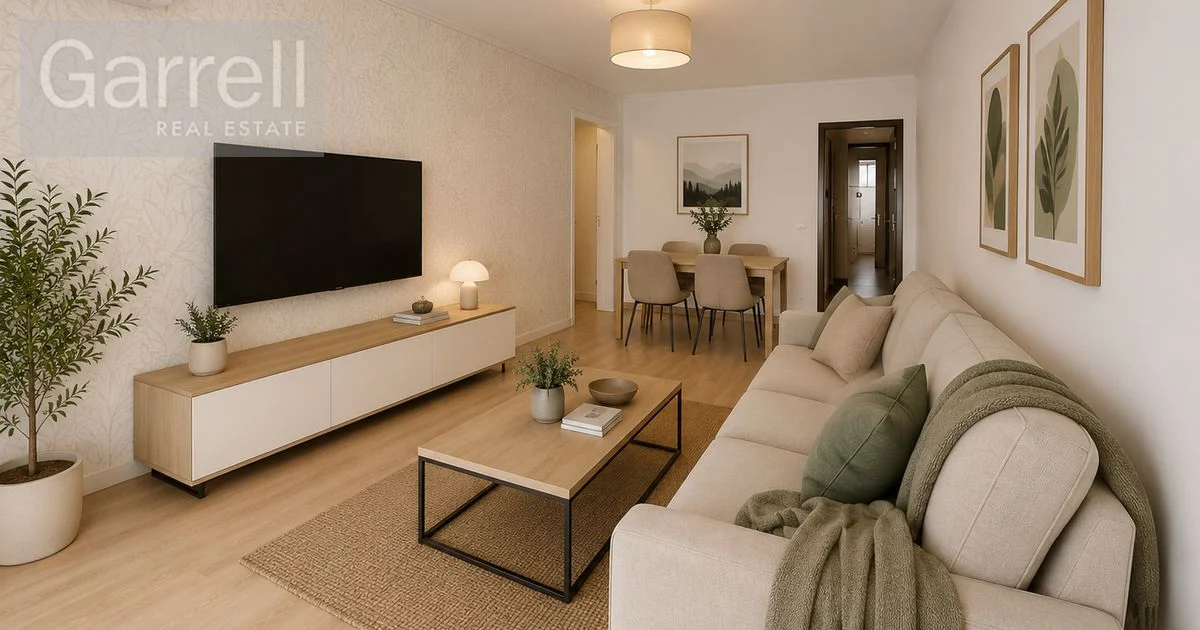 VPO flat in Badalona, three bedrooms