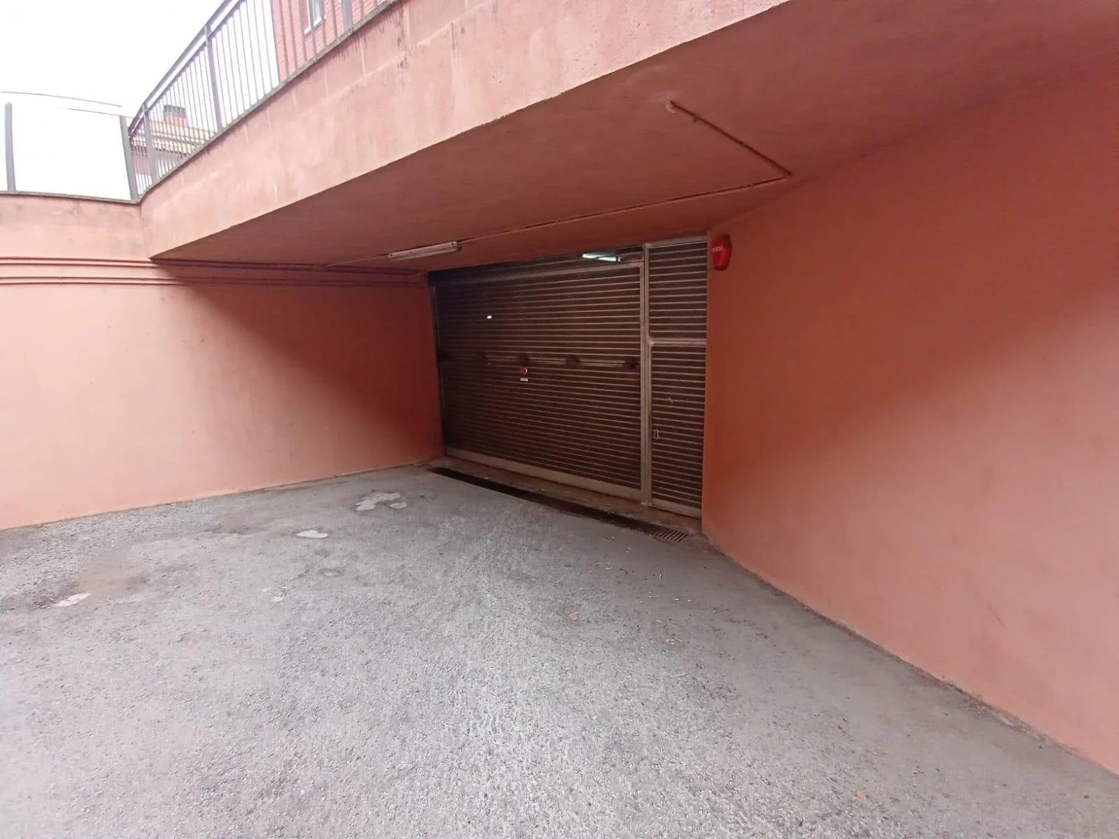 Central parking space, 12 m²