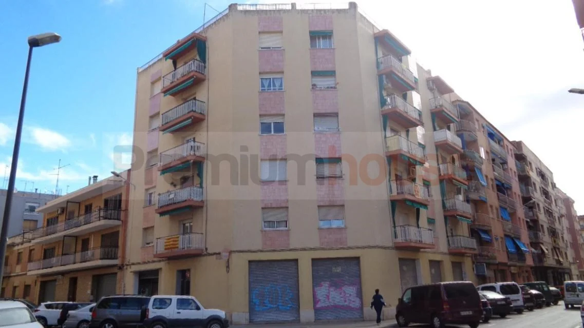 Local comercial a pie de calle en Reus, 127 m²