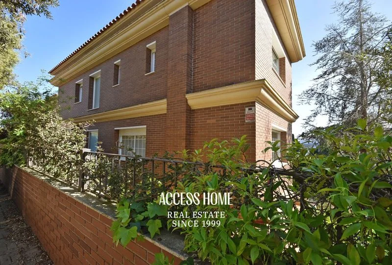 Gran casa céntrica con vistas al mar