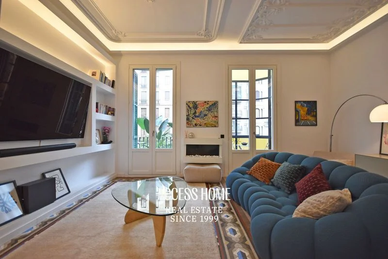 Piso reformado en Eixample con 3 dormitorios