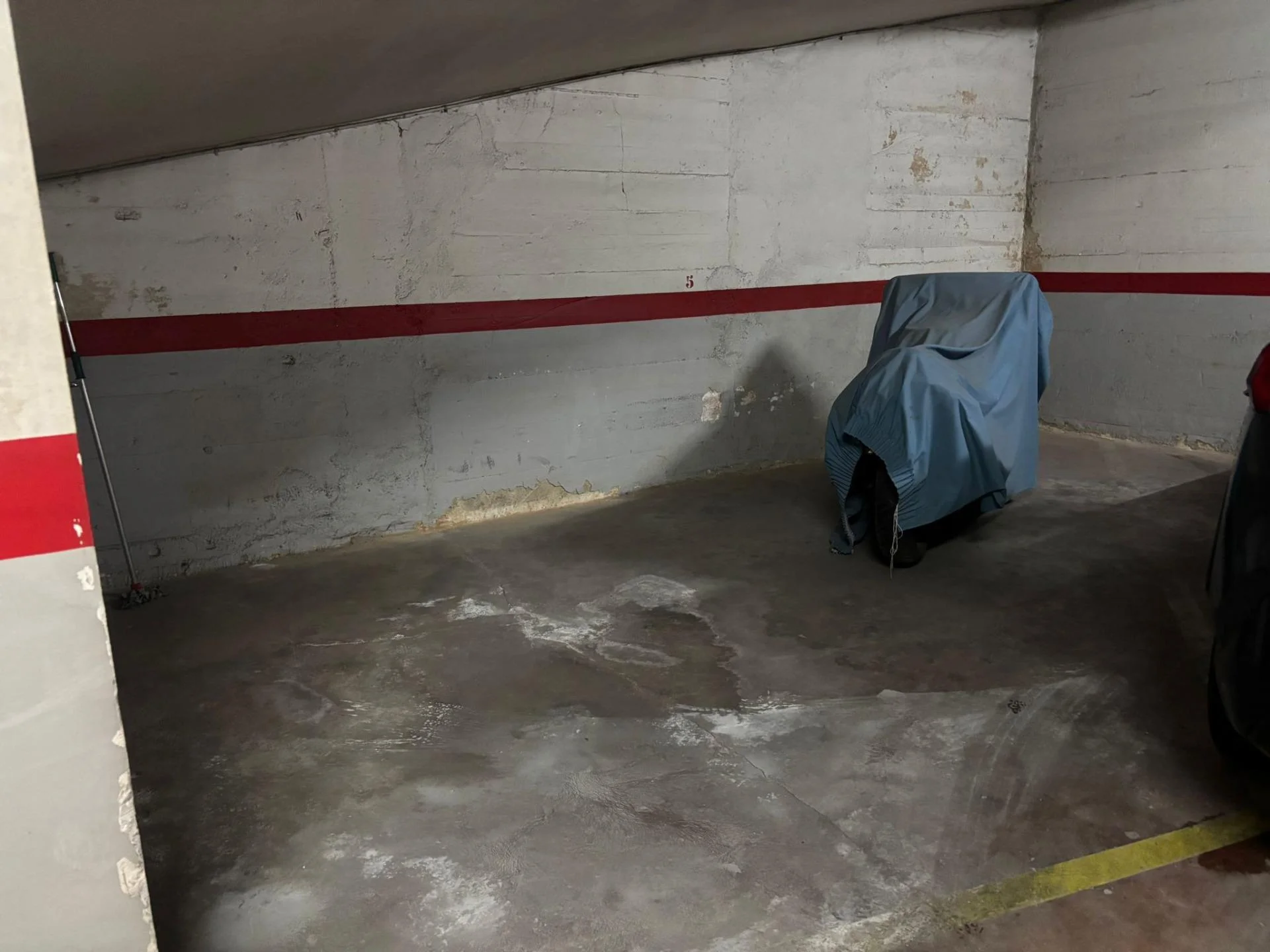 Plaza céntrica en Terrassa con trastero