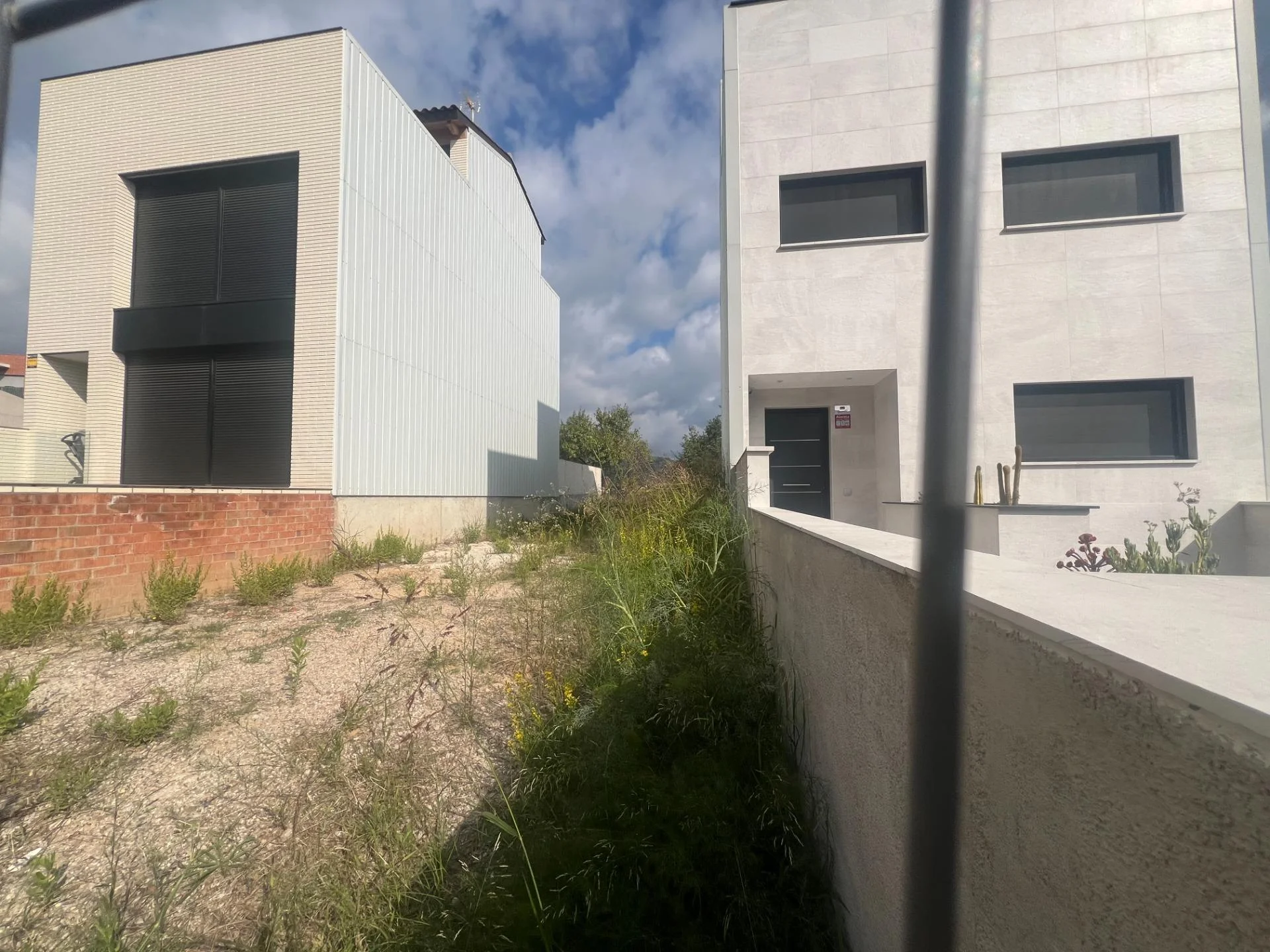 Solar para adosada con 230 m² edificables
