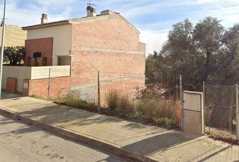 Urban Sentmenat plot, 250 m², buildable