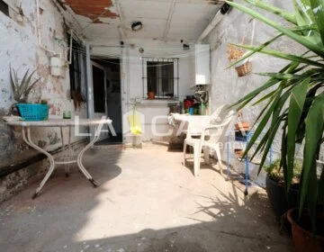 Ground-floor flat with private terrace
