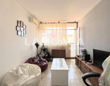 Four-bedroom flat in Llefià