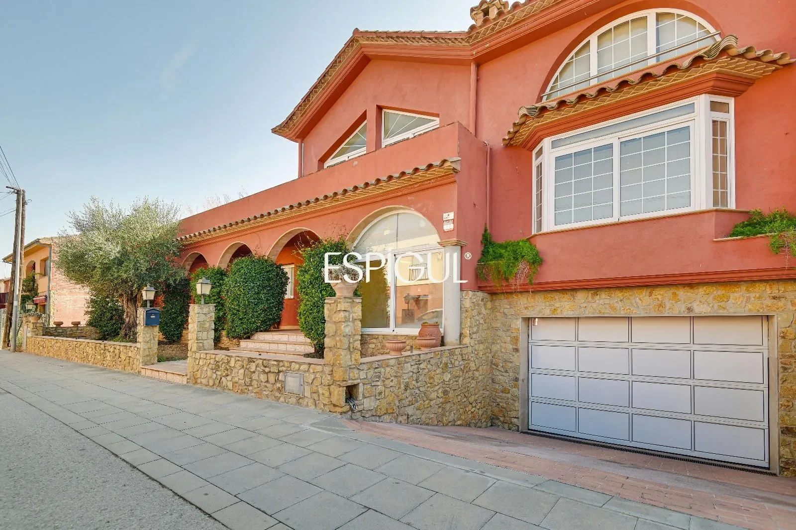 Casa espaciosa en Cruïlles, cuatro dormitorios