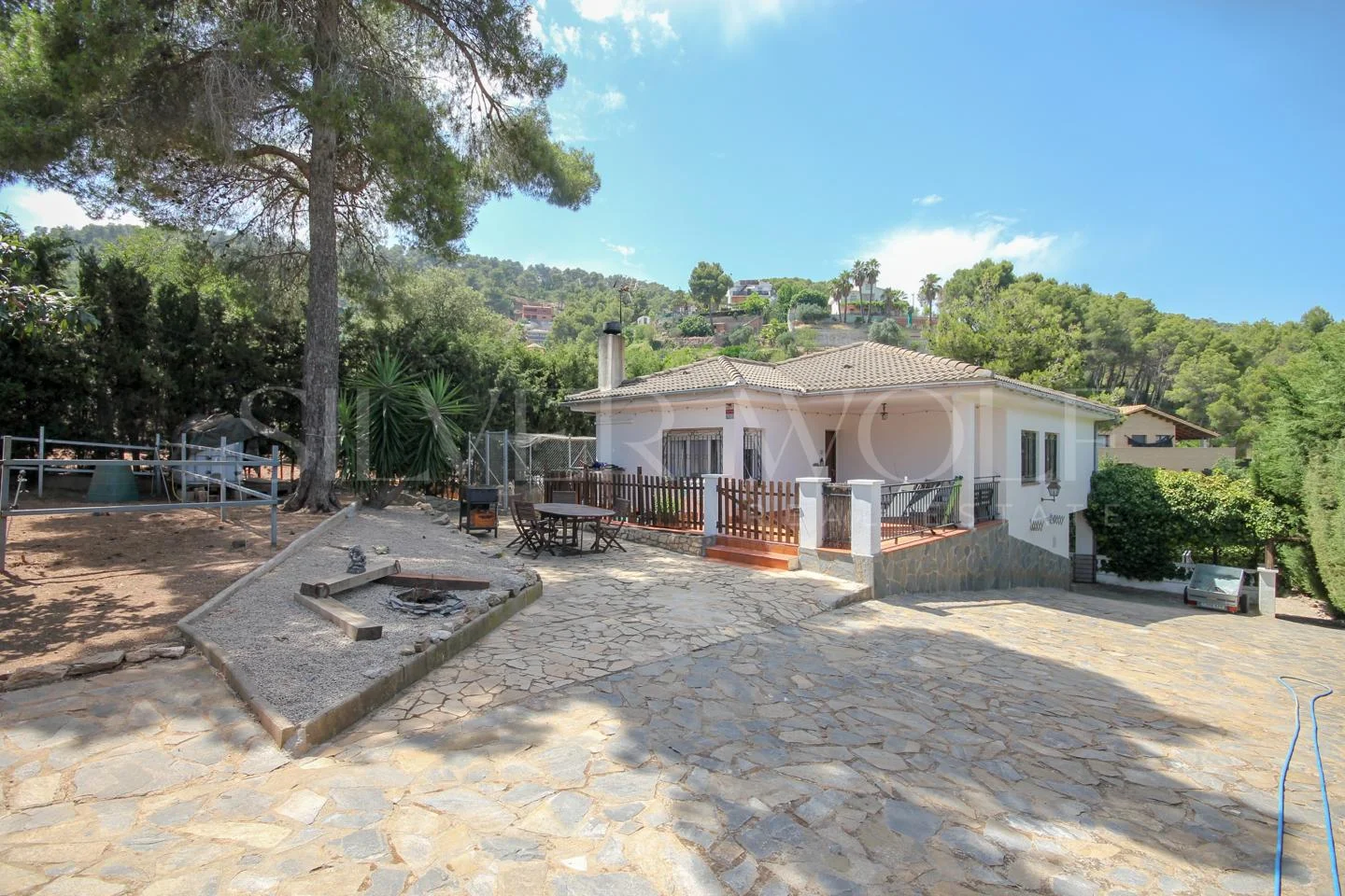 Chalet con gran parcela cerca de Barcelona