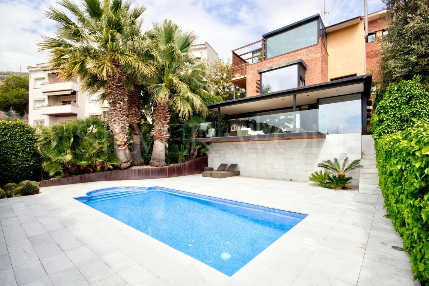 Sea-view chalet with four bedrooms